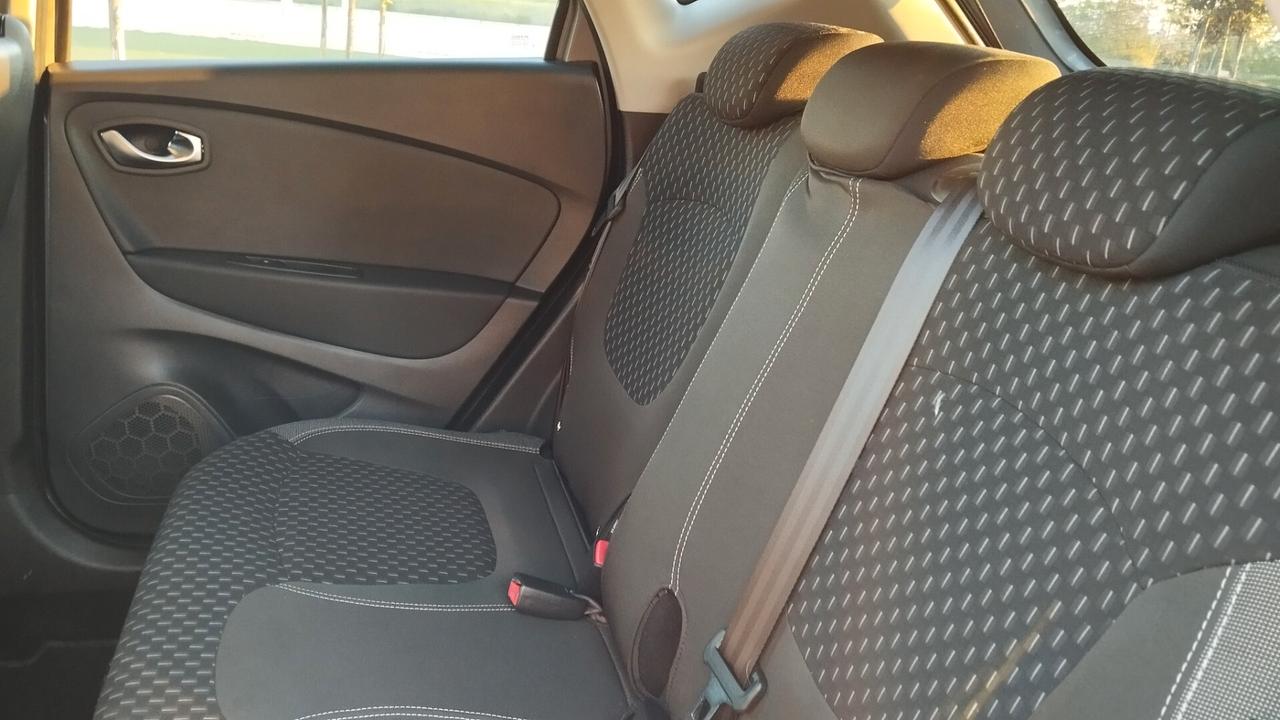 RENAULT CAPTUR 1.5 TDi AUTO-PREZZO PROMO