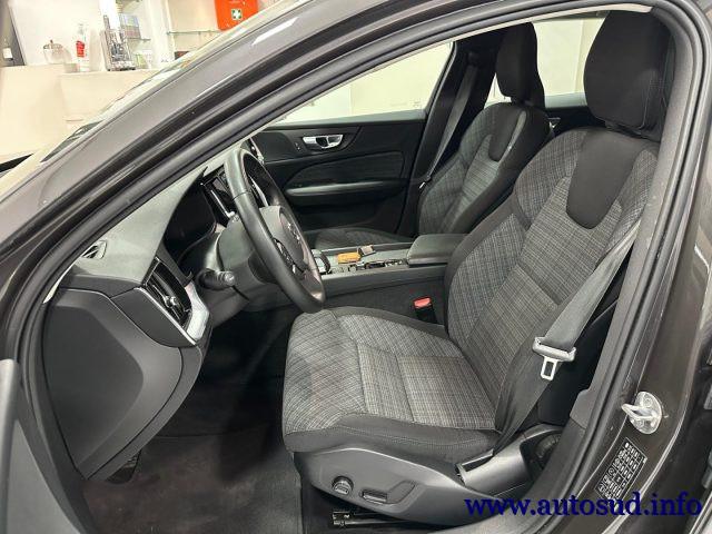VOLVO V60 B4 (d) automatico Ultimate Dark