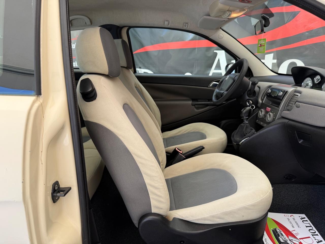 Lancia Ypsilon 1.2 Argento