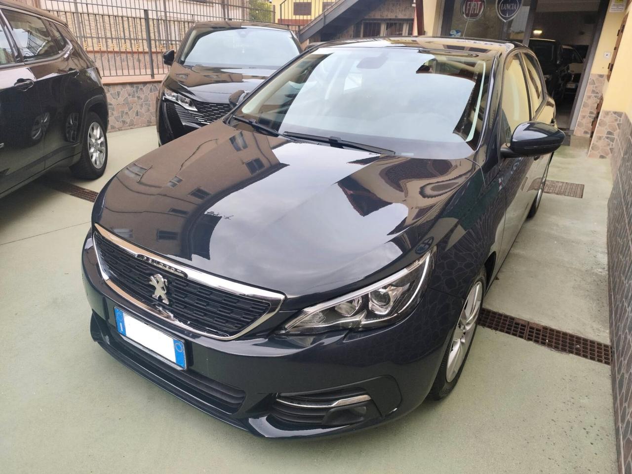 Peugeot 308 1.5 Business 130cv - 2018