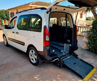 PEUGEOT PARTNER TRASPORTO DISABILI PIANALE RIBASSATO