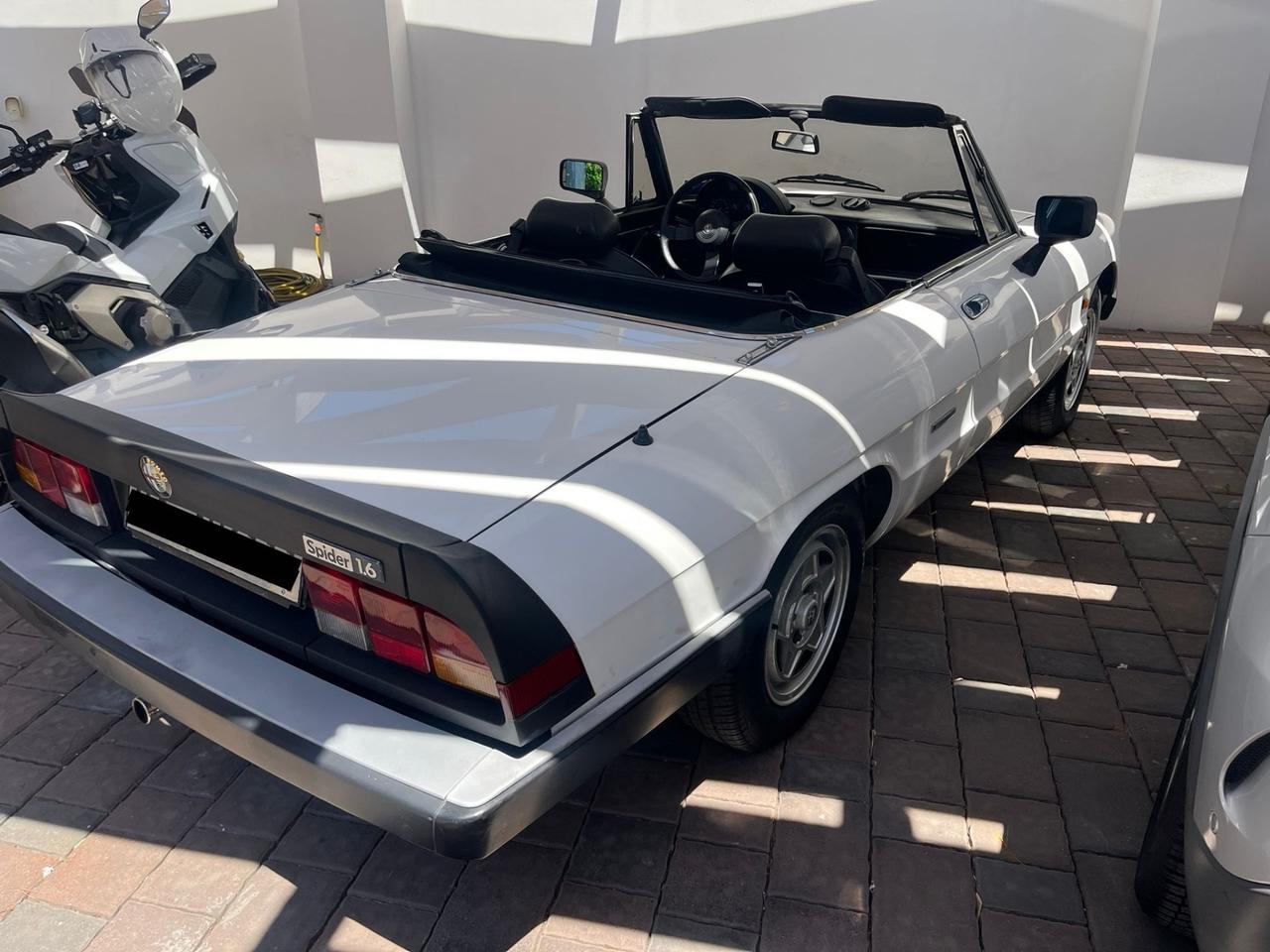 Alfa Romeo Spider 1.6