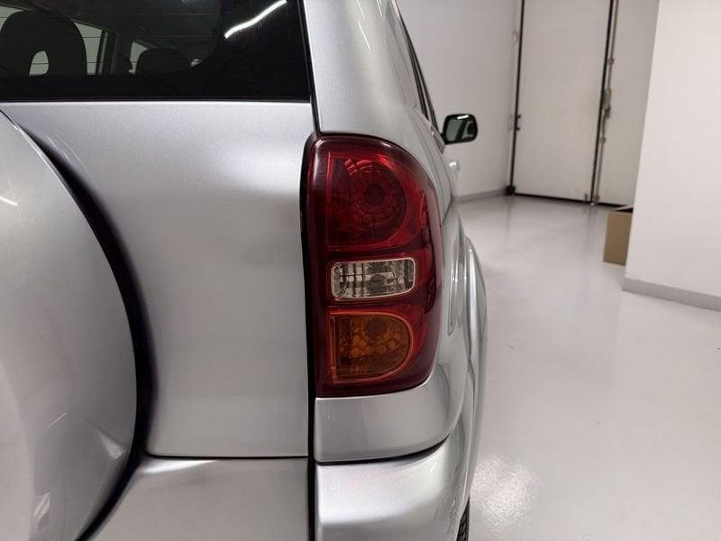 Toyota RAV4 RAV4 2.0 Tdi D-4D cat 5 porte Sol