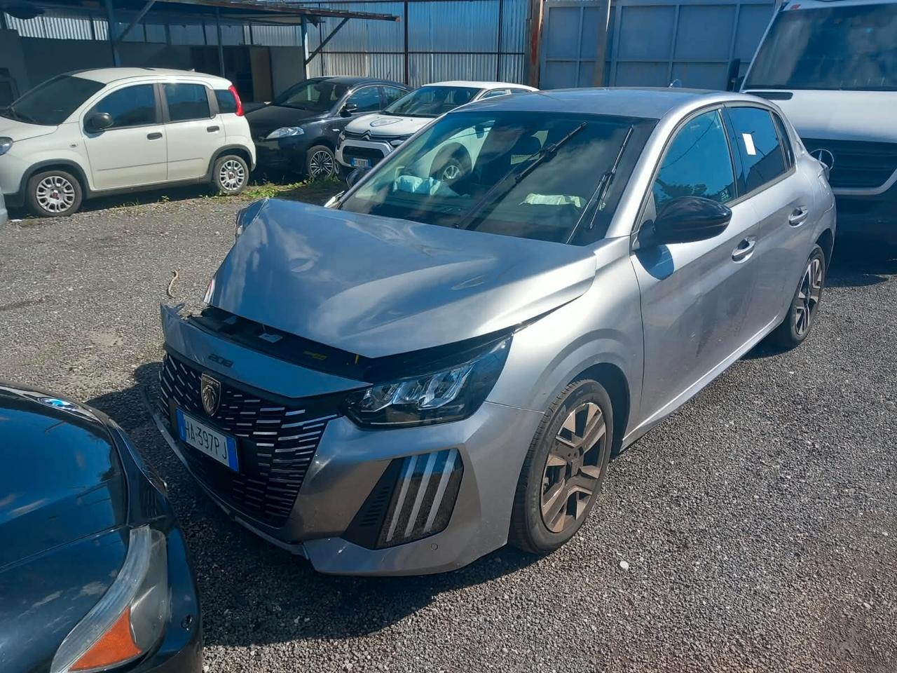 Peugeot 208 PureTech 100 Stop&Start 5 porte Business sinistrata