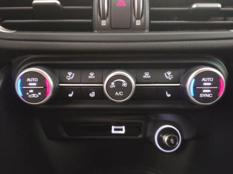 ALFA ROMEO Giulia (2016) - Giulia 2.0 Turbo 280 CV AT8 AWD Q4 Ti