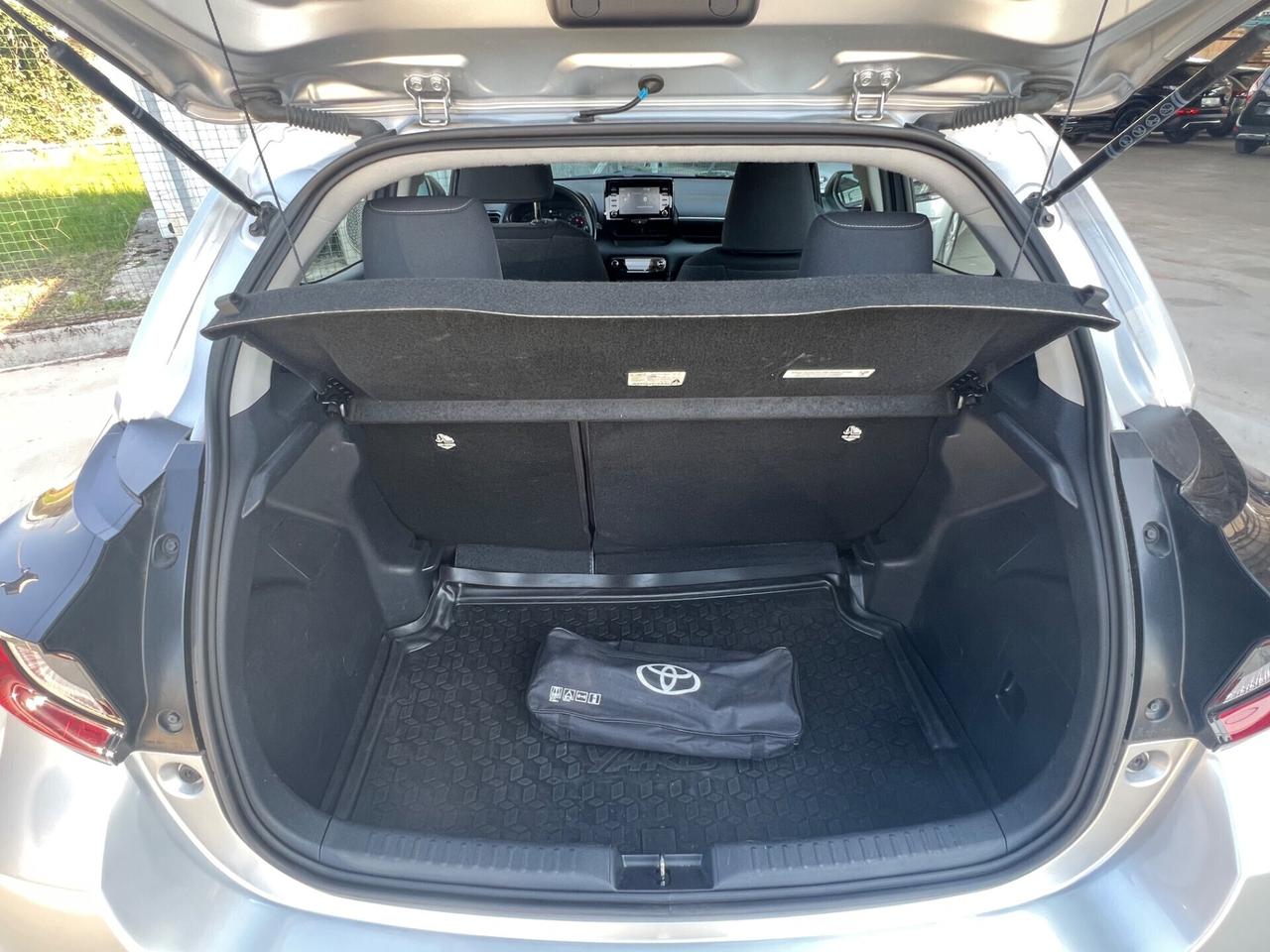 Toyota Yaris 1.5 Hybrid 5 porte Business FINANZIABILE