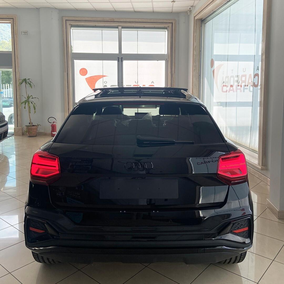 Audi Q2 35 TDI S tronic Identity Black tetto apribile