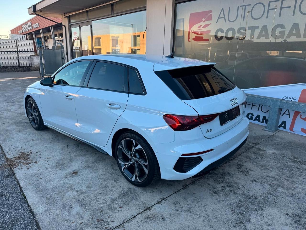 Audi A3 SPB 35 TDI S tronic S-LINE