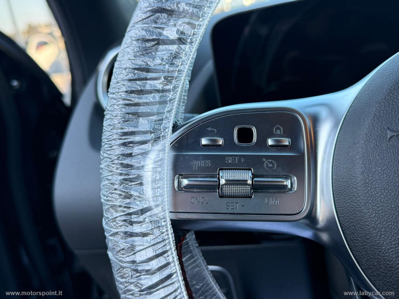 MERCEDES-BENZ GLA 180 d Automatic Premium