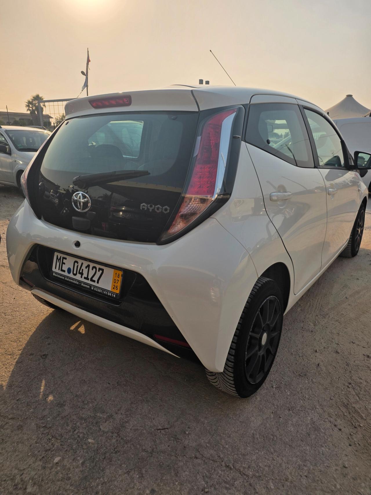 Toyota Aygo 1.0 VVT-i 69 CV 5 porte x-clusiv