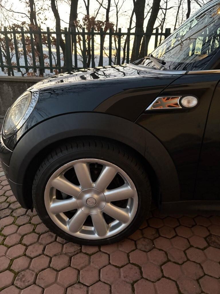 Mini 1.6 16V One D neopatentati