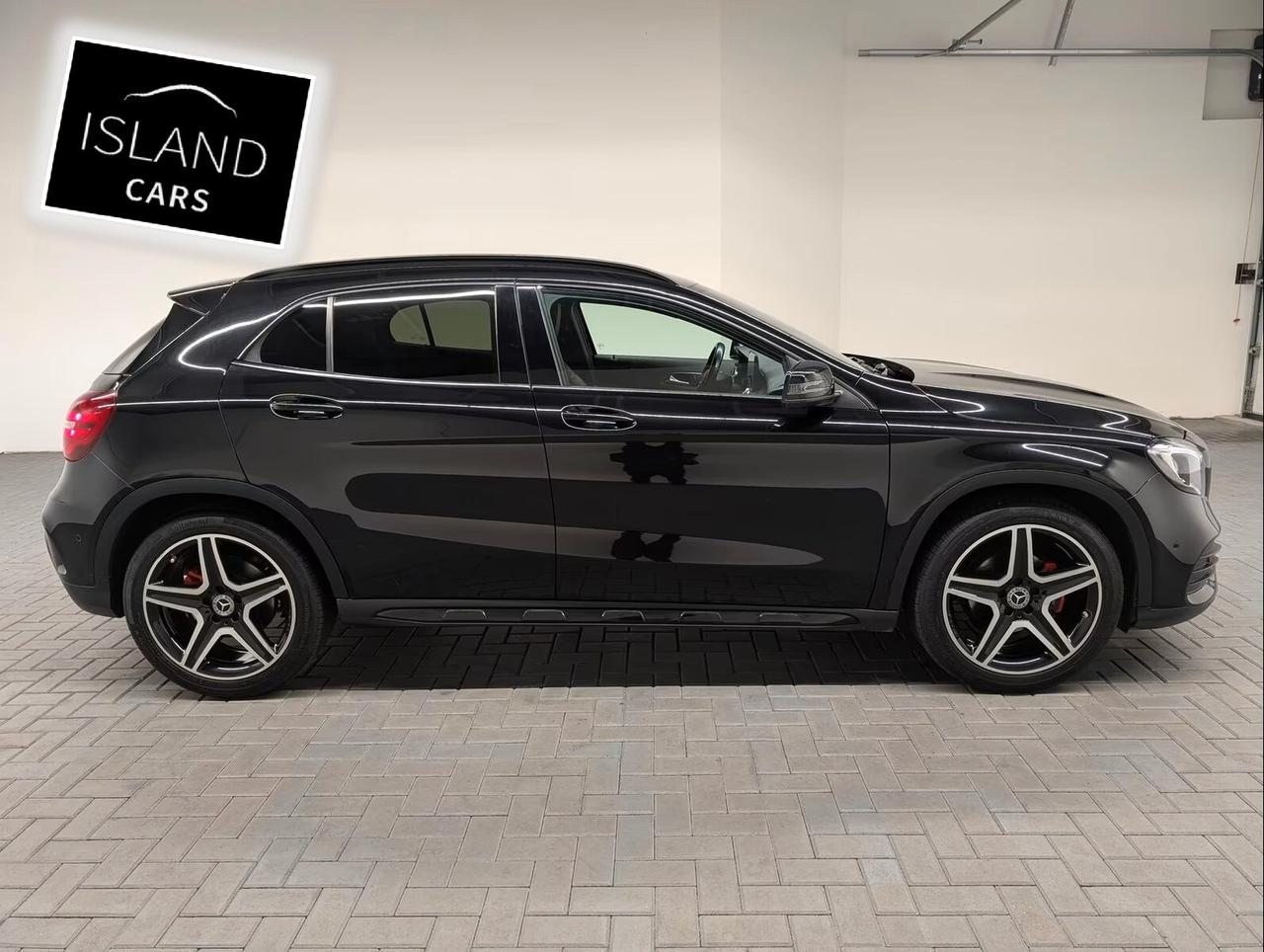 Mercedes-benz GLA 180 AMG line