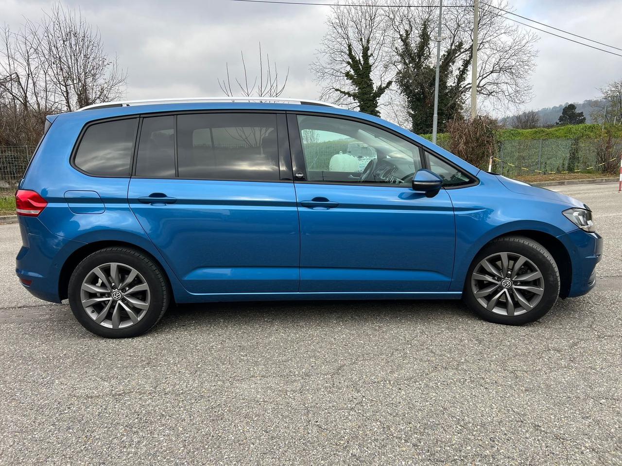 Volkswagen Touran Highline 1.6 TDI BlueMotion