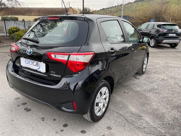 Toyota Yaris hybrid 5p Business