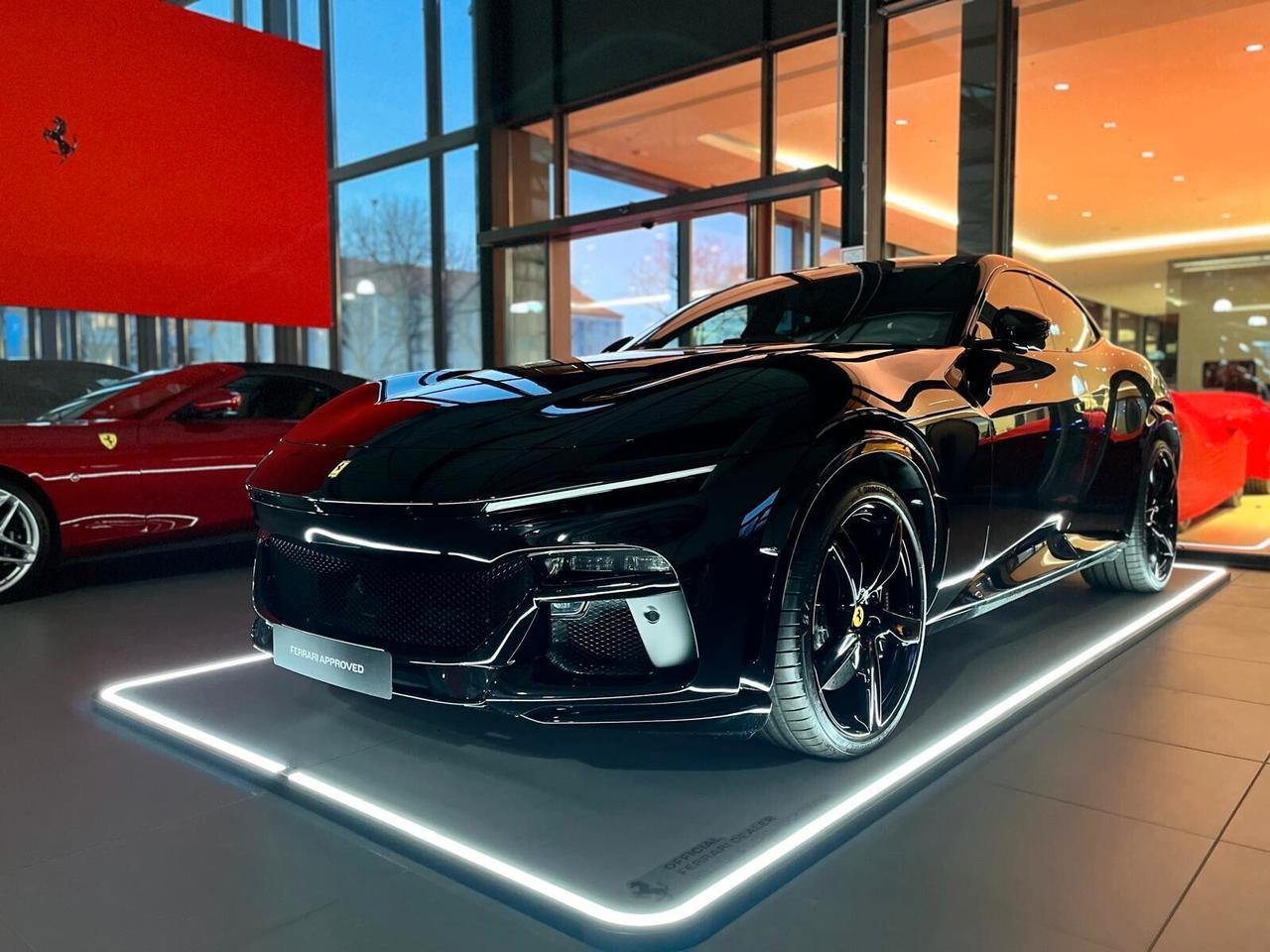 Ferrari Purosangue V12 DCT 4WD*Pano*Black