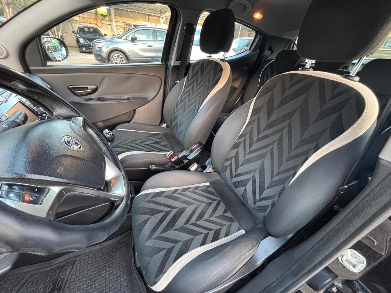 Lancia Ypsilon 1.2 69 CV 5 porte GPL Ecochic Platinum