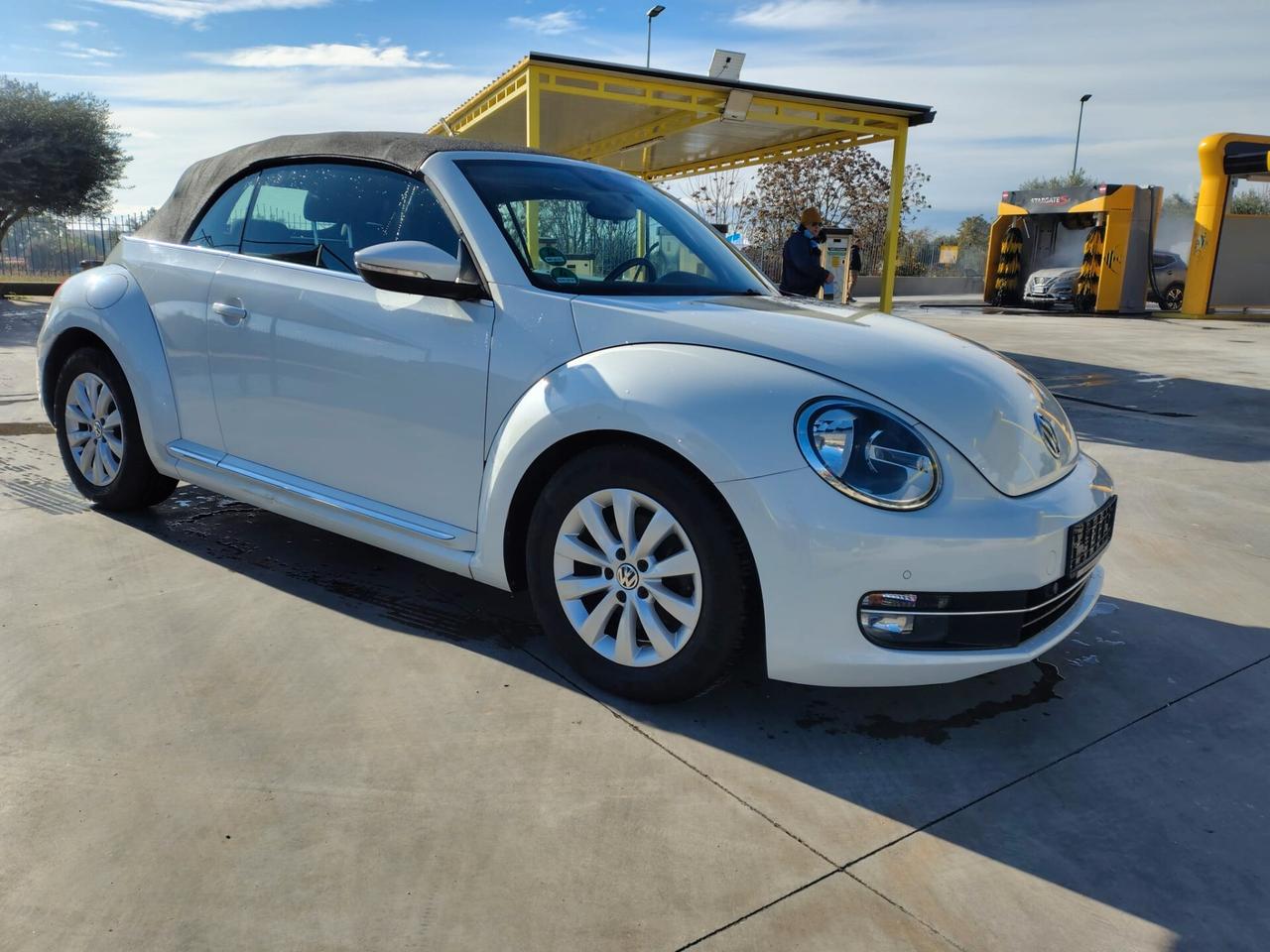 Volkswagen Maggiolino Cabrio 1.6 TDI Design