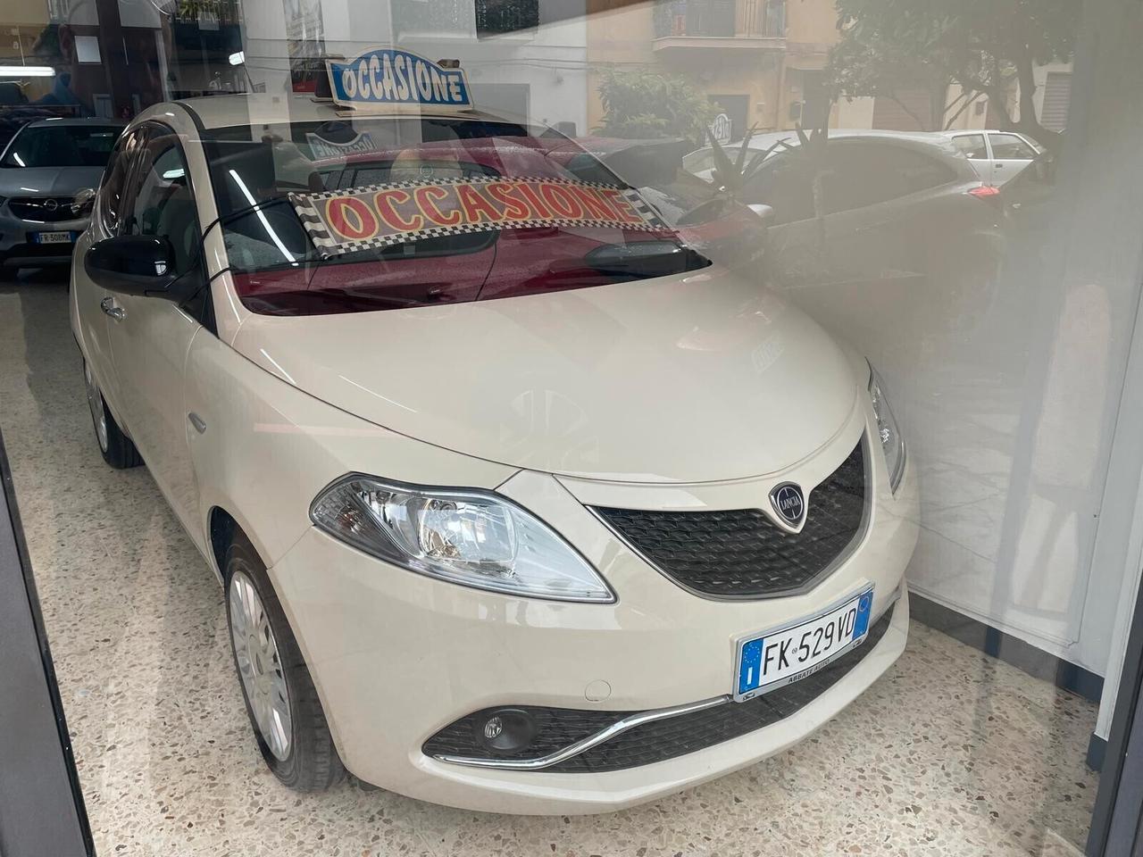 Lancia Ypsilon 1.2 69 CV 5 porte Gold