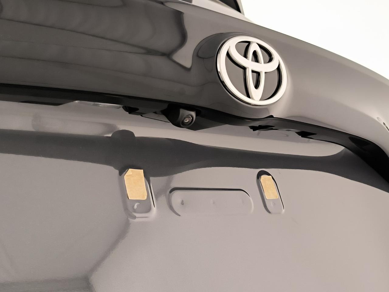 Toyota Yaris 1.5h 130 gr sport