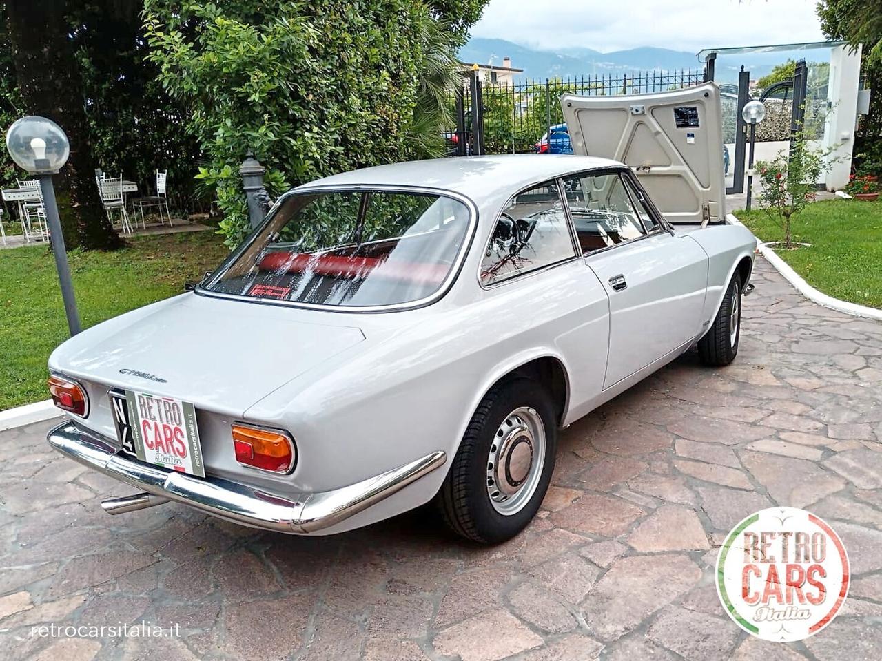 Alfa Romeo Giulia GT 1300 Junior - Scalino