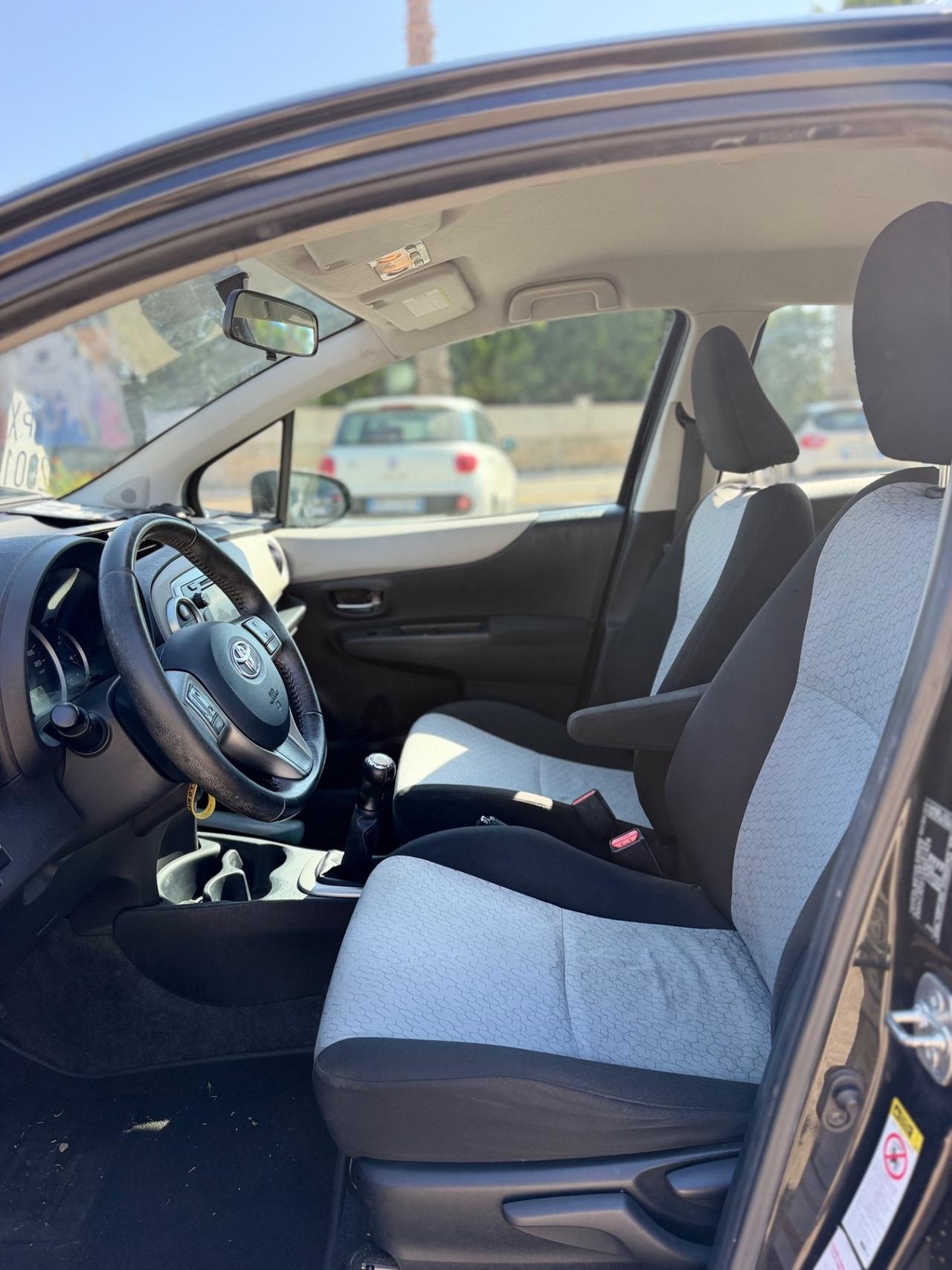 Toyota Yaris 1.0 5 porte Lounge