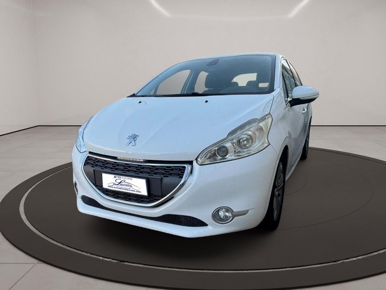 Peugeot 208 1.4 HDi 68 CV 5 porte Allure