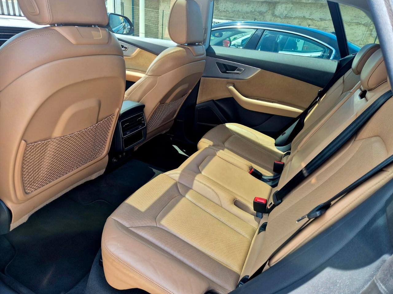 Audi Q8 50 TDI 286 CV quattro Tetto apribile