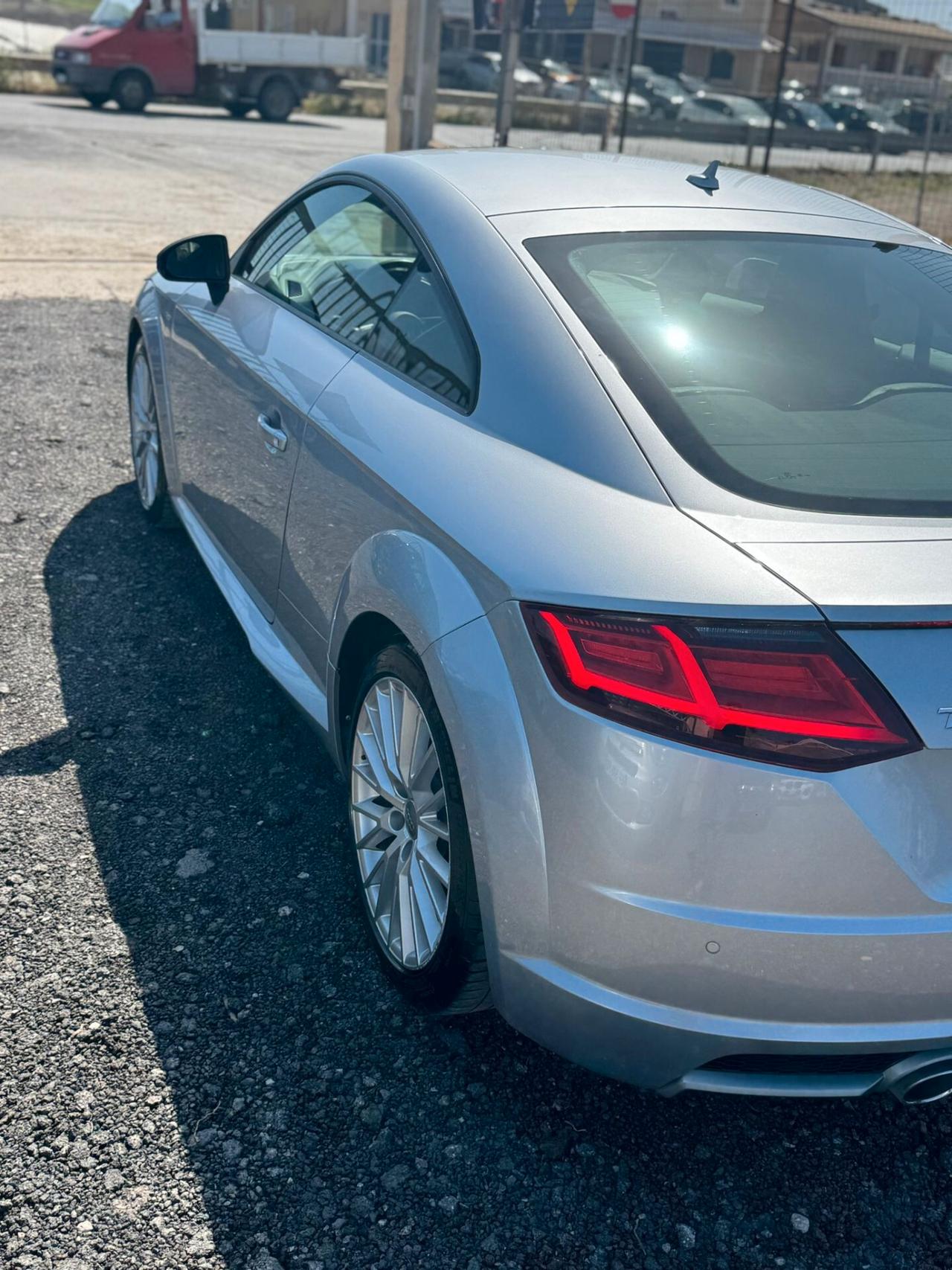 Audi TT Coupé 2.0 TDI ultra S line