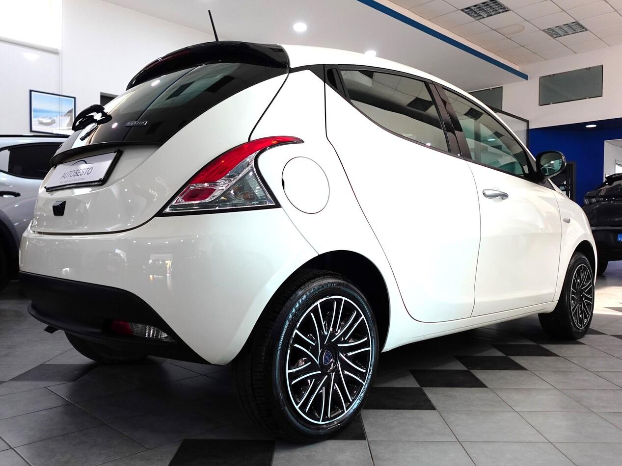 Lancia Ypsilon III 1.0 FIREFLY HYBRID 70 CV GOLD
