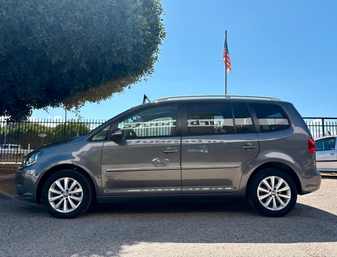 Volkswagen Touran 2.0 TDI 140 CV Highline 7 POSTI