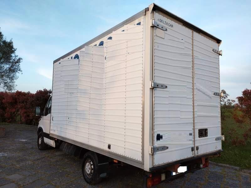 DAILY 35 S10 2.3 A/C FURGONATO IN ALLUMINIO
