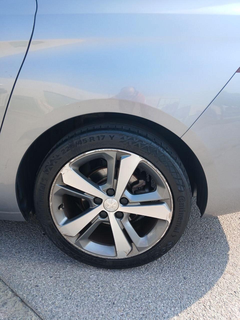 Peugeot 308 BlueHDi 130 S&S EAT8 SW Allure