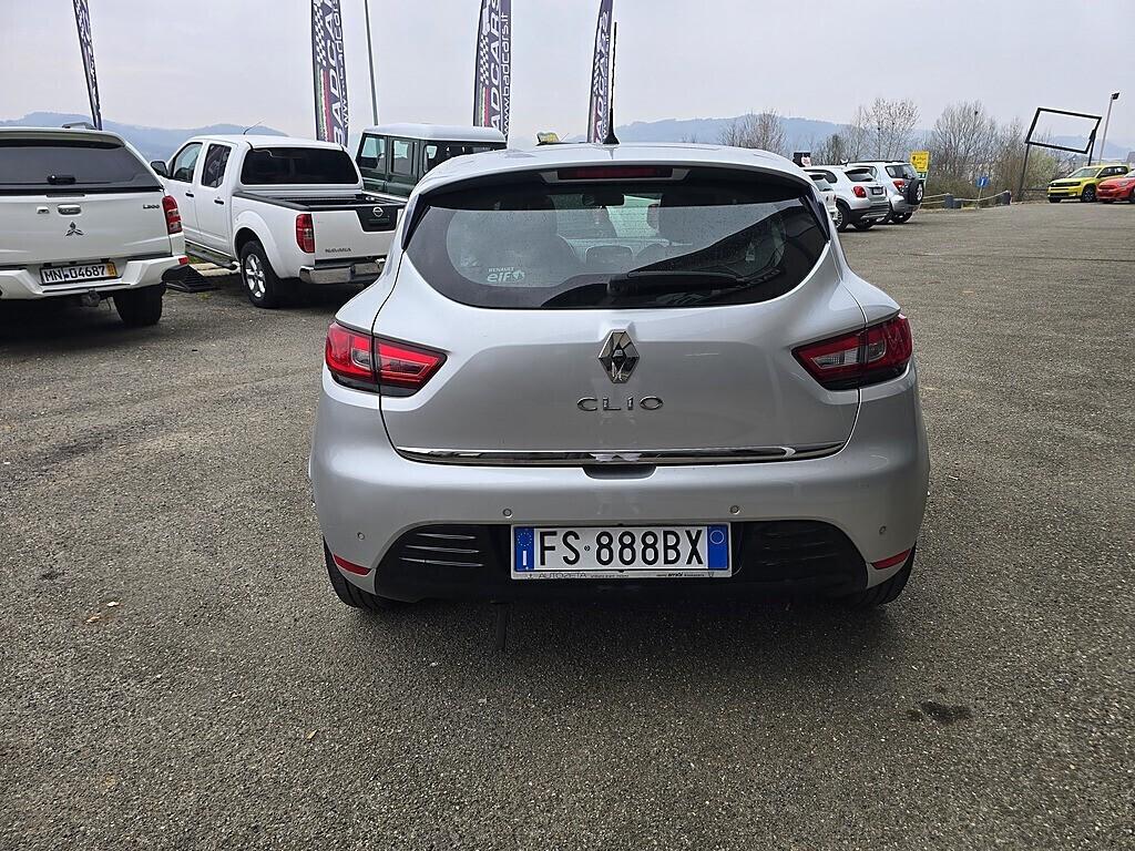 Renault Clio dCi 90 CV 5 Moschino Intens