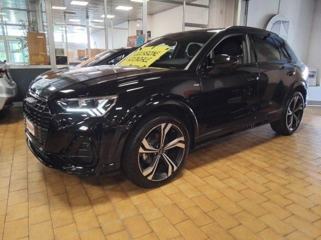 AUDI Q3 35 TDI S tr.Identity Black 20" FULL