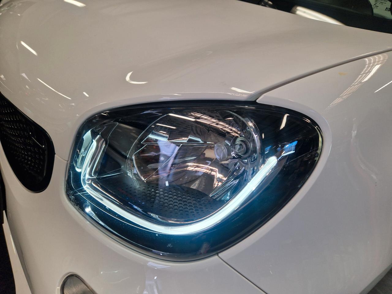 Brabus xclusive total white 77000km garanzia strafull