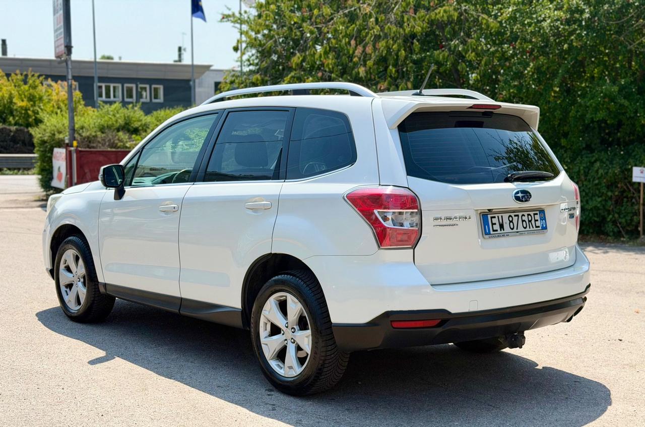Subaru Forester 2014 2.0D 4x4 gancio traino garanzia 12 mesi ! ! !