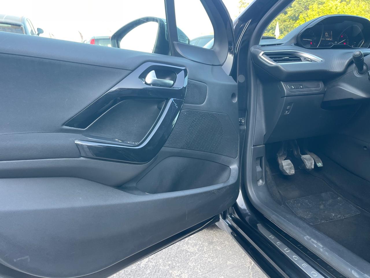 Peugeot 208 Signature 1.2 PureTech 82cv