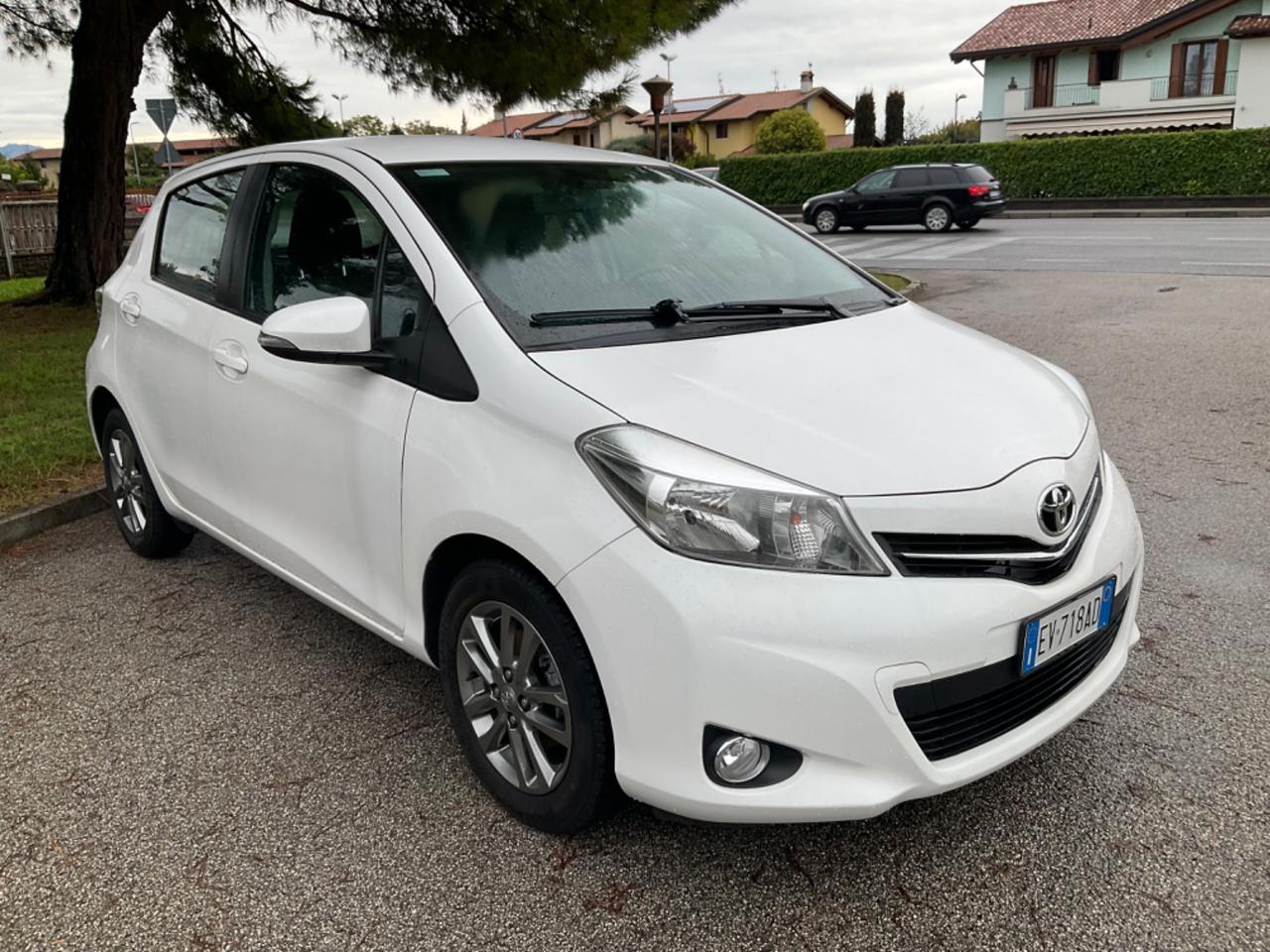 Toyota Yaris 1.0 5 porte Lounge