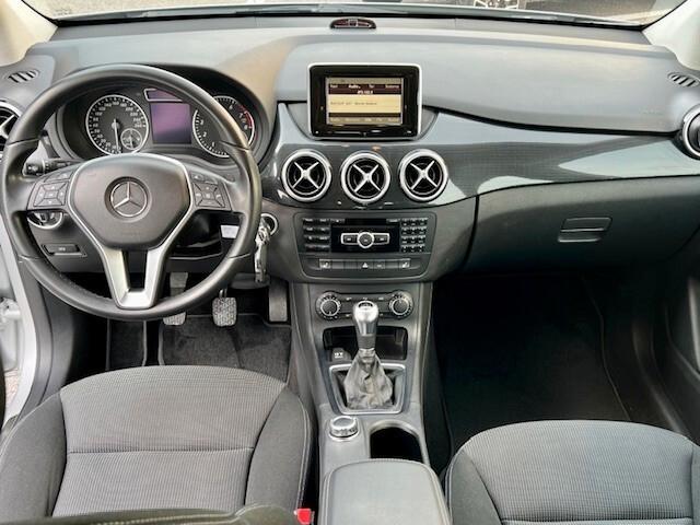 Mercedes-Benz B 180 BlueEFFICIENCY 2012
