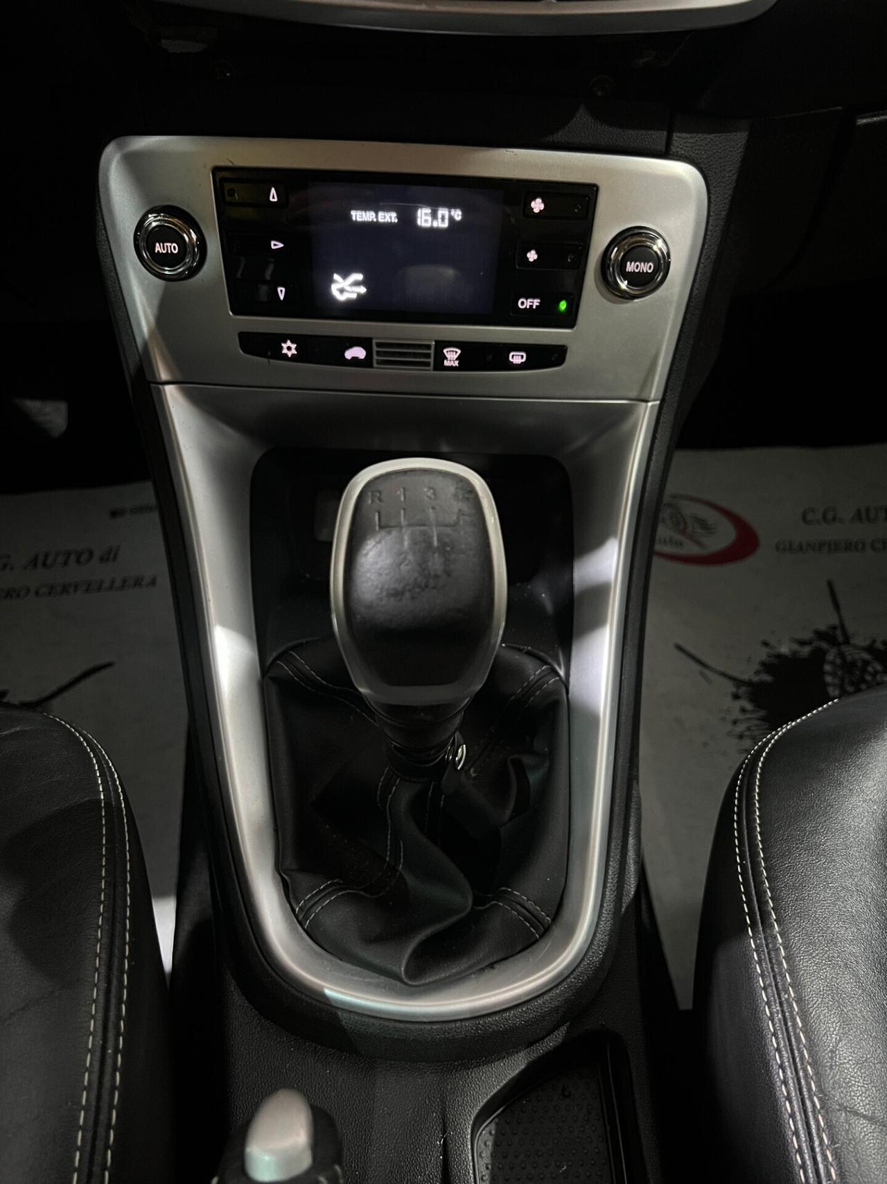 Lancia Delta 1.6 120 CV - PLATINO - 2011