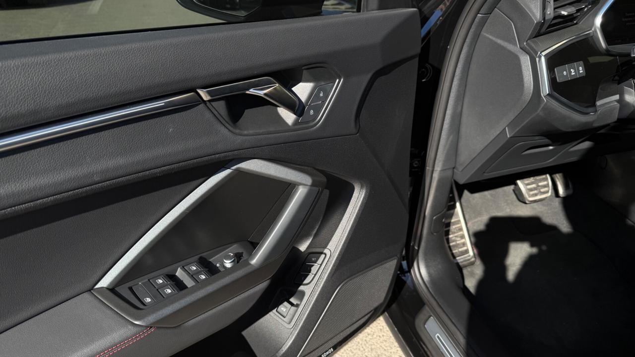 Audi Q3 40 TDI quattro S tronic S line edition MATRIX PELLE VOLANTE TRE RAZZE TETTO CERCHI 20 KAMERA 360 PDC