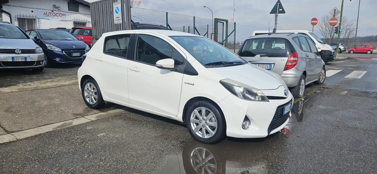 Toyota Yaris 1.5 Hybrid 5P AUTOMATICA