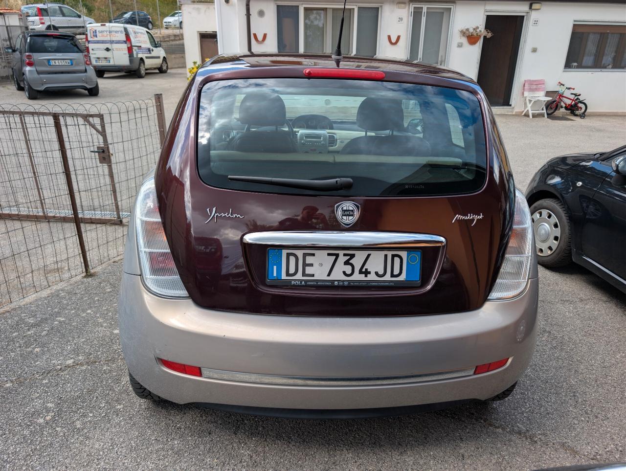 Lancia Ypsilon 1.3 MJT 75 CV Platino