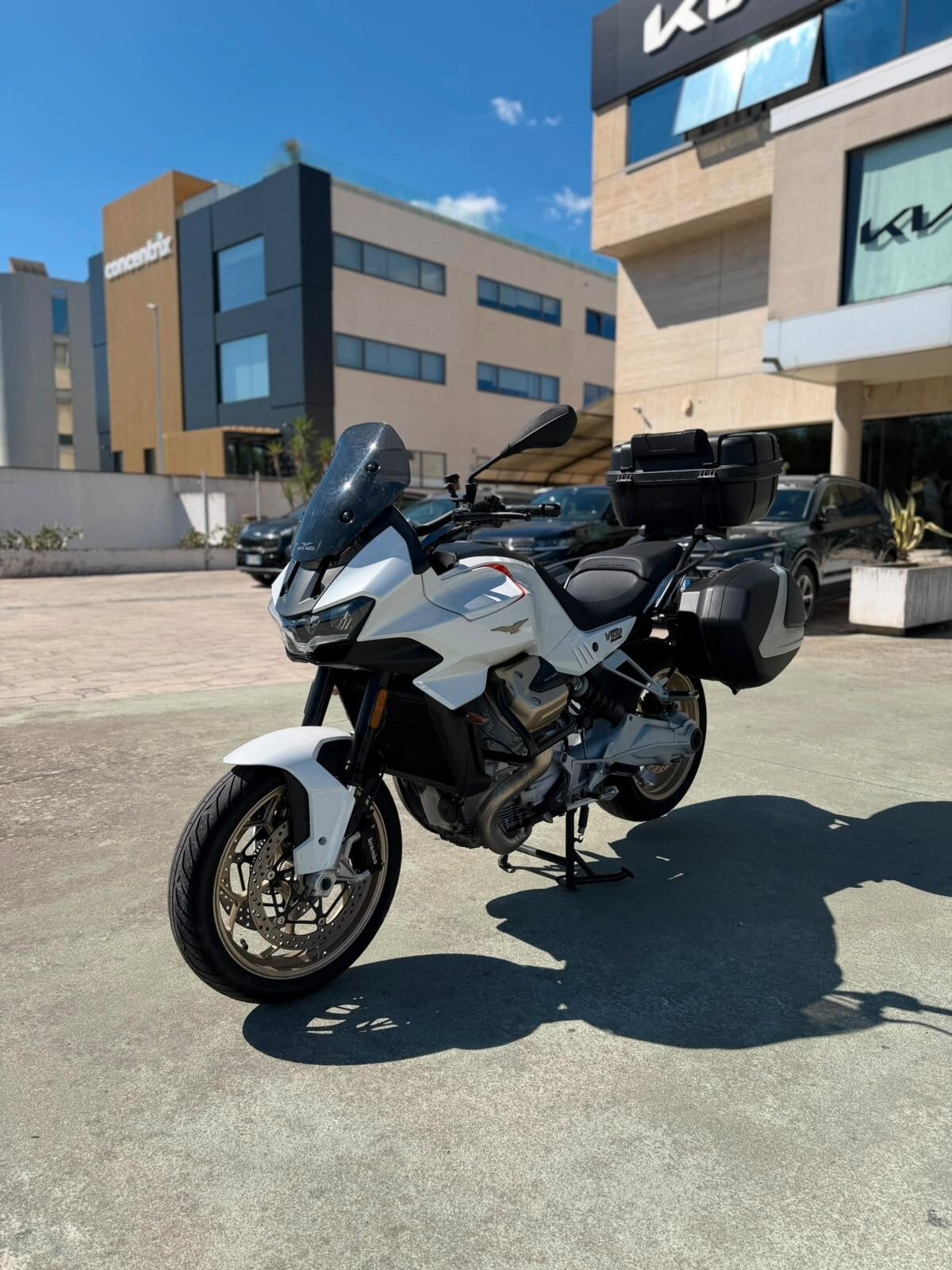 MOTO GUZZI V100 MANDELLO – 2022 – 9.000 KM