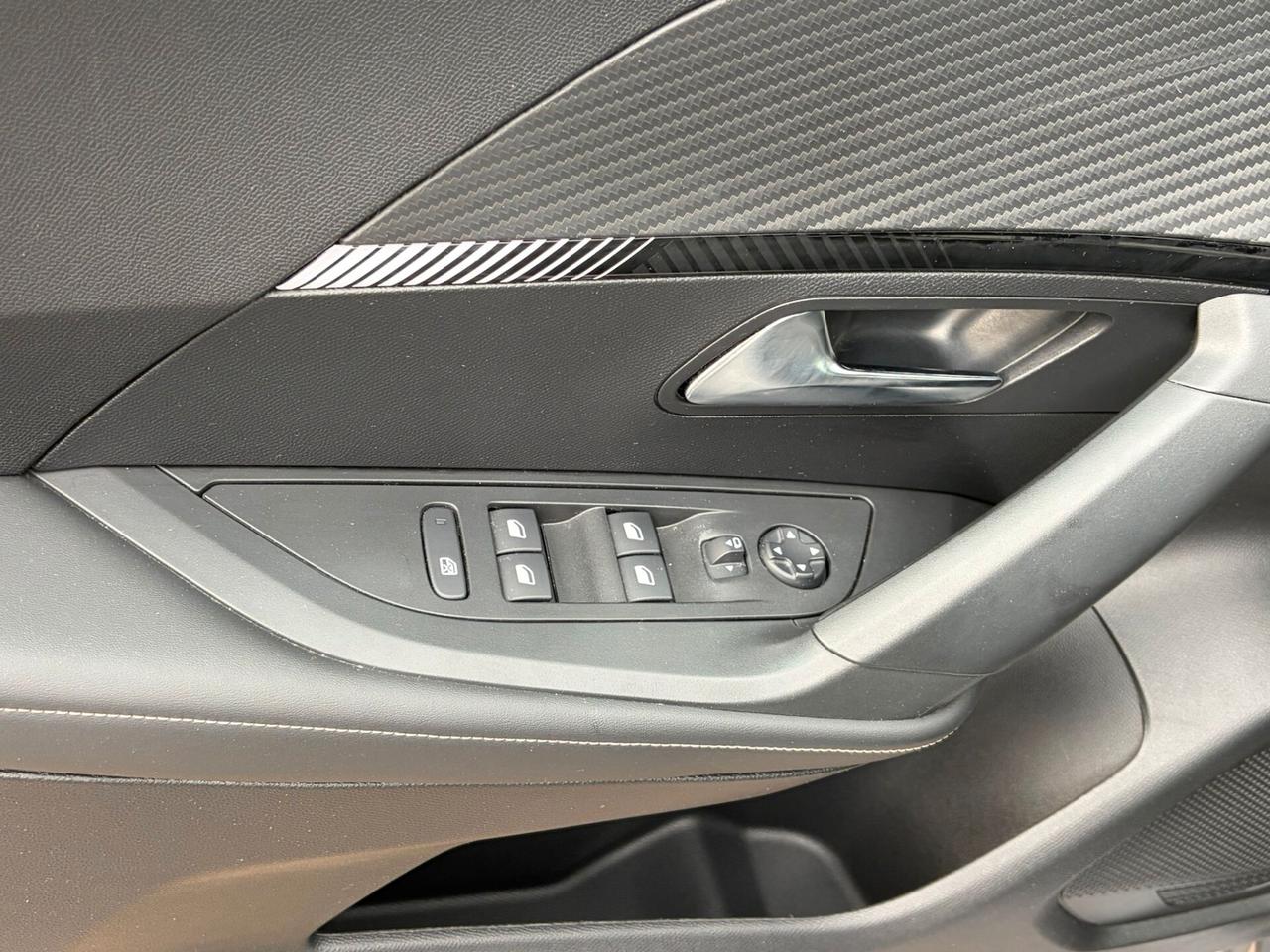 Peugeot 2008 PureTech 100 S&S Allure