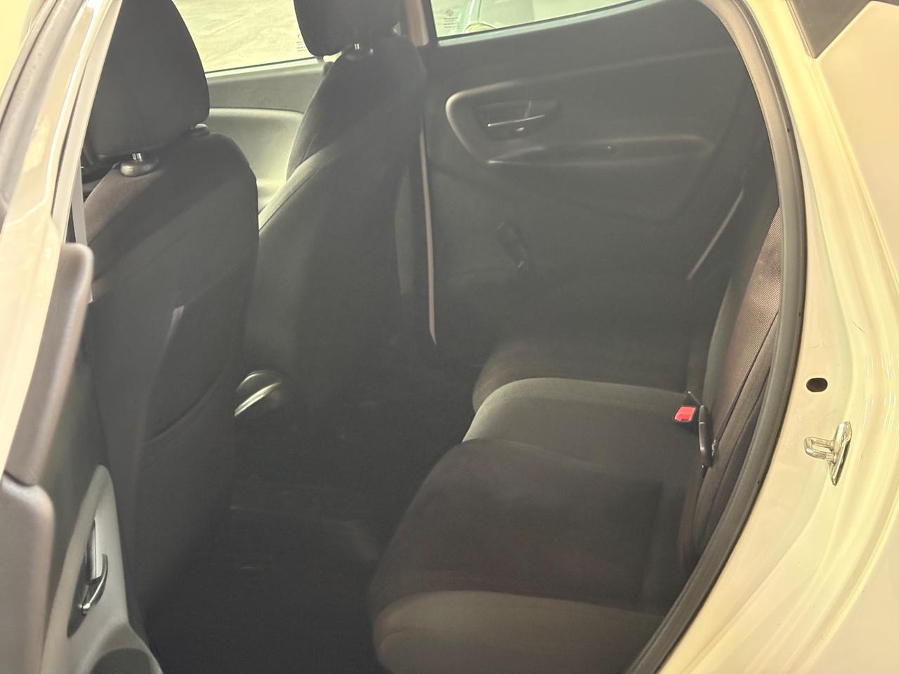 Lancia Ypsilon 0.9 TwinAir 85 CV 5 porte Metano Ecochic Silver