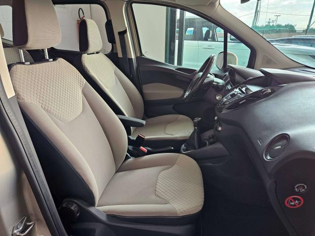 Ford Tourneo Courier 1.6 TDCI 95 CV TITANIUM