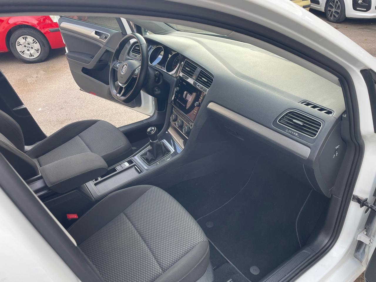 VOLKSWAGEN GOLF 7.5 1.6 TDI 90 CV SPORT DAL NORD ITALIA ADATTA PER NEOPATENTATI