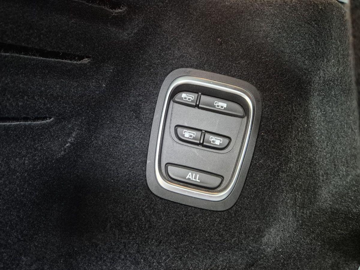 RENAULT - Grand Scénic - Blue dCi 120 CV Initiale Paris