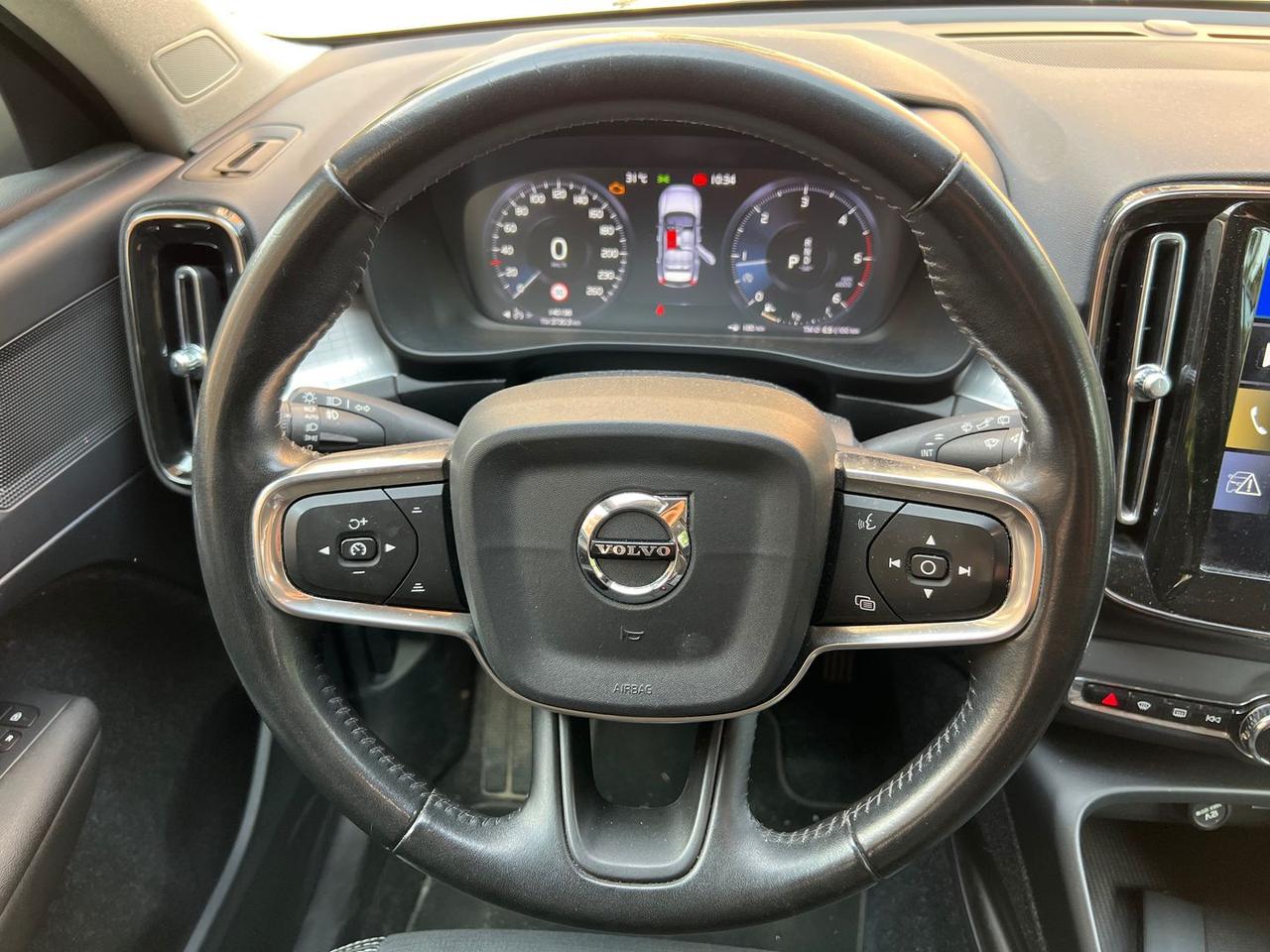 Volvo XC40 Business Plus D3 #12032